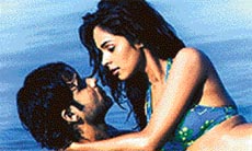 Imran Hashmi and Mallika Sherawat in �Murder�