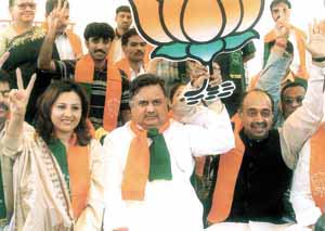 Sadar BJP candidate Vijay Goel campaigning along with Chhattisgarh Chief Minister Raman Singh in the Capital on Tuesday.