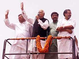 Deputy Prime Minister L.K. Advani addresses BJP supporters at the UP-Bihar border in Gopalganj