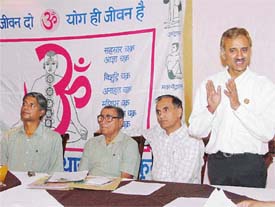 Mr Krishan Lal Gupta, president, Punjab unit of the Bharatiya Yog Sansthan, addresses mediapersons in Ludhiana