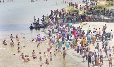 Residents take a dip in the Sutlej river in Ludhiana