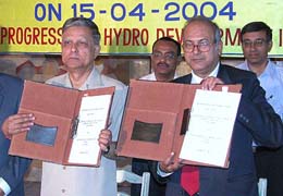 A memorandum of understanding is signed between NHPC and LIC