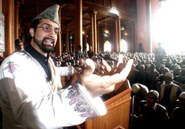 Former Hurriyat chairman Mirwaiz Umar Farooq at an anti-election campaign in Jamia Masjid, Srinagar