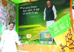 BJP leader Pramod Mahajan flagging off the rath for UP for the forthcoming Lok Sabha elections in the Capital on Friday.