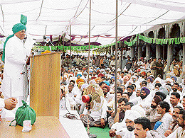 Mr Om Prakash Chautala, president of Indian National Lok Dal and Haryana Chief Minister, addressing an election public meeting in Ambala on Monday.