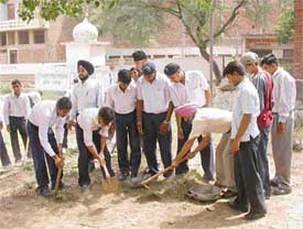 NSS volunteers from Government Model Senior Secondary School, Sector 44-B, Burail village in Chandigarh
