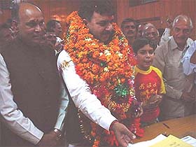 Mr Suresh Chandel, BJP nominee for the Hamirpur Lok Sabha seat, files his nomination papers