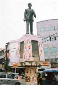 The statue of Kartar Singh Sarabha defaced with posters in Ludhiana 