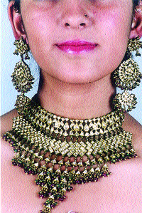 Authentic and intricate Kundan designs. 