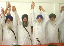 Mr Tarlochan Singh Tur, an Independent candidate from Tarn Taran, Bhai Ram Singh, general secretary, SAD (A), Mr Prem Singh Lalpura, a former MLA, and Mr Satnam Singh Behru, president of SAD (A) kisan wing, at a press conference in Amritsar on Tuesday. 