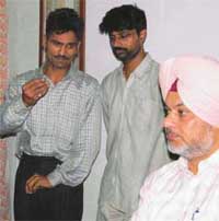 Murder accused Vinod Kumar and Vikas Kumar in police custody in Ludhiana