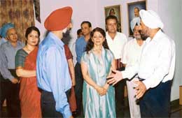 Chief of Western Command Lieut-Gen J.J. Singh (right) interacts with DSOI members while Ms Anupam Singh (centre) looks on. 