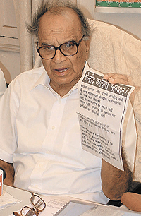 New Delhi BJP candidate Jagmohan addressing a Press conference in the Capital on Saturday.