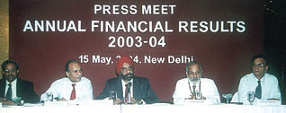 S.S. Kohli, CMD, PNB, addressing the Press to declare the bank’s annual financial results for 2003-04.
