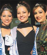 Winner of the Miss Glamour North India 2004 contest Hazel flanked by first runner-up Noor and second runner-up Kanika. The contest was held at Paradise Farms on the Landran-Kharar road 