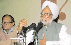 Dr Manmohan Singh addresses mediapersons at Chandigarh Press Club, Chandigarh.