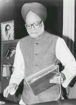 Dr Manmohan Singh prior to the presentation of the Union Budget in 1995