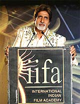 Bollywood legend Amitabh Bachchan speaks at the International Indian Film Academy news conference in Singapore 