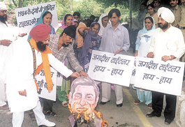 Activists of the Delhi Riots Victims Sikh Society protesting aginst Mr Jagdish Tytler�s becoming a minister in the Congress government at Jantar Mantar in the Capital on Wednesday.