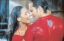 Saif Ali Khan and Rani Mukherjee in �Hum Tum�.