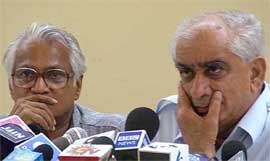 NDA convenor George Fernandes and BJP leader Jaswant Singh address a press conference on the Congress CMP in New Delhi
