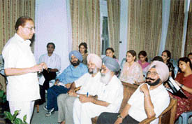 Dr M.A. Zahir delivers the keynote address at a seminar on human resource management in the new millennium at the Guru Nanak Institute of Management and Technology
