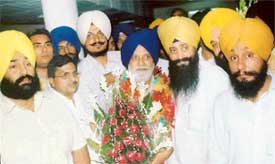 The Deputy Speaker of the Lok Sabha, Mr Charanjit Singh Atwal, being welcomed by