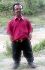 Three-foot-half-inch tall Kisori Lal