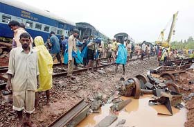 Rescue work in progress at the accident site of the Mumbai-bound Matsyagandha Express