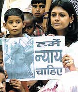 Nandita Das and schoolchildren participate in a dharna against child labour at Jantar Mantar in the Capital 