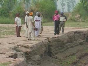 Villagers at India-Pakistan border on alert in wake of possible floods