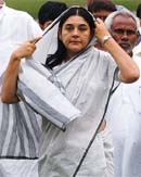 BJP leader Maneka Gandhi at the samadhi of her husband Sanjay Gandhi in New Delhi