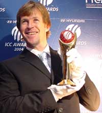 Former South Africa cricketer Jonty Rhodes on Thursday unveils the trophy to be awarded to the ICC Player of the Year at Hyundai ICC Awards 2004 
