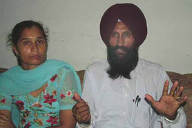 Shaurya Chakra awardees Balwinder Singh Bhikhiwind and his wife Jagdish Kaur at a press conference in Amritsar