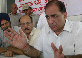 Chief Postmaster General, Punjab and Chandigarh circle, Mr L. K. Puri, addresses mediapersons after inaugurating the post office at Guru Amardass Nagar in Jalandhar on Wednesday