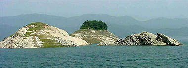 Normally small islands like these are under the water of the Bhakra reservoir at this time of the year. However, a bad monsoon had not allowed the reservoir to fill up.