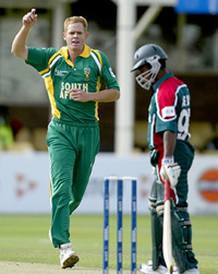 Shaun Pollock celebrates after dismissing Aftab Ahmed during their Champions Trophy Pool B ODI match on Sunday