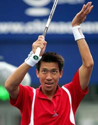 Thailand's Paradorn Srichaphan acknowledges the audience after beating South Korea's Lee Hyung-Taik in their quarter-final of the China Open in Beijing on Friday. Srichaphan won 6-4 6-3. 