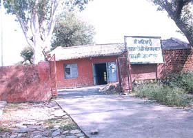 The ramshackle building of Dhar subdivision in which no SDM wants to set his office