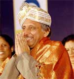 Union Petroleum and Natural Gas Minister Mani Shankar Aiyar wearing a traditional headgear presented to him at the inauguration of the Bharat Petroleum LPG bottling plant  near Bangalore, on Sunday.