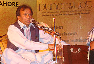 Iqbal Bahu, a celebrated Pakistani singer, performs at the "Saanjh Amritsar-Lahore Festival" at Khalsa College, Amritsar, on Thursday.