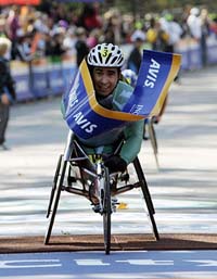 Saul Mendoza from Mexico wins the Men's wheelchair division of the 35th New York City Marathon in New York's Central Park on Sunday