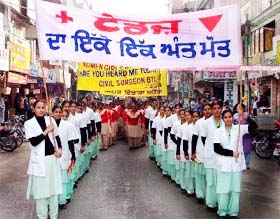 Schoolchildren and volunteers of various organisations take out a rally in Bathinda city