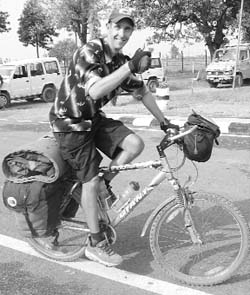 Rogers, an Englishman who is on a world tour, enters India through Wagah checkpost