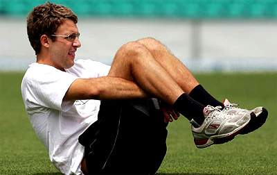 New Zealand cricketer Daniel Vettori stretches during a light training session at the Sydney Cricket Ground on Tuesday