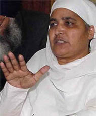Bibi Jagir Kaur addresses the executive committee of the Shiromani Gurdwara Parbandhak Committee in Chandigarh on Wednesday. 