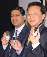 Ravi Sharma, MD, Alcatel India Ltd., and Li Bing, Deputy COO, TCL and Alcatel Mobile Phones