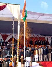 The Punjab Chief Minister, Capt Amarinder Singh, unfurls the national flag at Bathinda on the occasion of Republic Day on Wednesday.