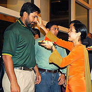 Pakistan captain Inzamam-ul-Haq being greeted on his arrival in Kolkata on Sunday