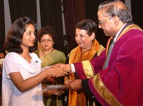 Dr V Venugopal, Director, Bhabha Atomic Research Centre, Mumbai, gives away prizes at the annual prize distribution function of BBK DAV College for Women in Amritsar